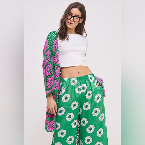 NWT SPACE TRAVELER ALIEN PRINT SATIN STRAIGHT LEG PANT, VARIOUS SIZES - Picture 3 of 9